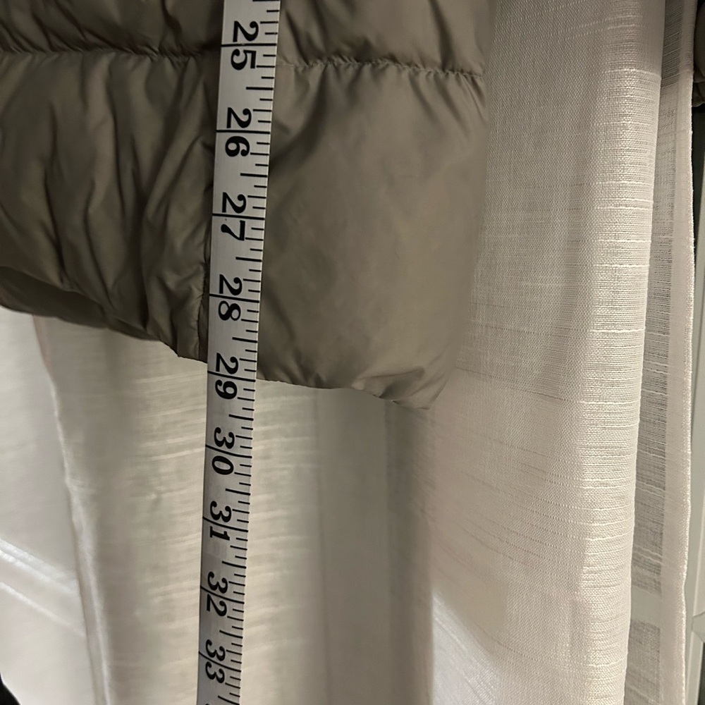 North Face Winter Jacket Light Gray - image 6